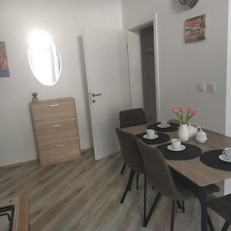 Studio Apartman Kristina Apartamento Pula Exterior foto